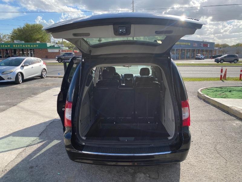 Chrysler Town & Country Limited 2014