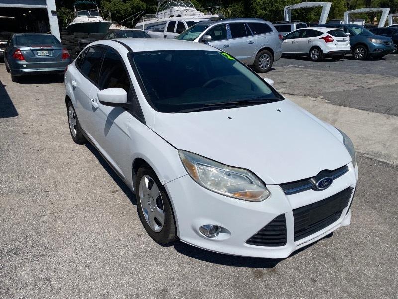 Ford Focus SE Sedan 2012