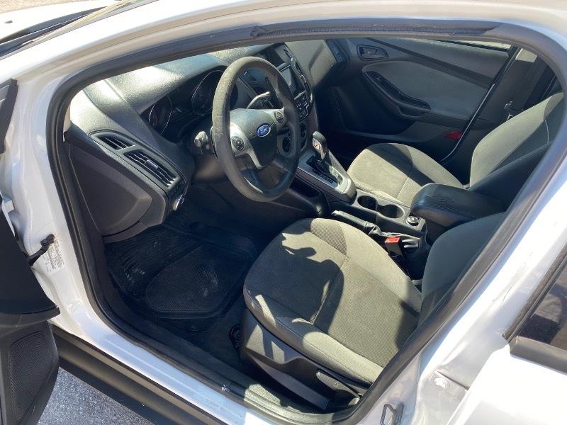 Ford Focus SE Sedan 2012