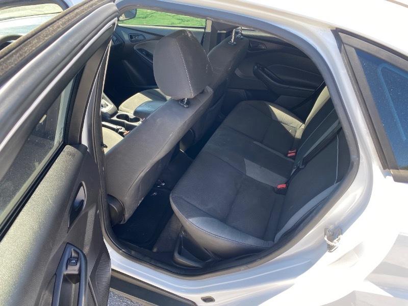 Ford Focus SE Sedan 2012