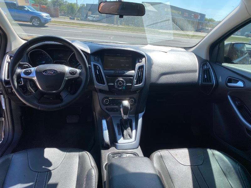 Ford Focus Titanium Hatch 2014