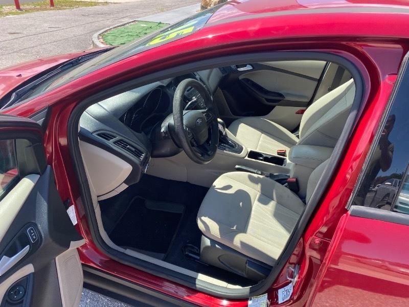 Ford Focus SE Sedan 2015