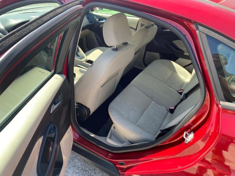 Ford Focus SE Sedan 2015