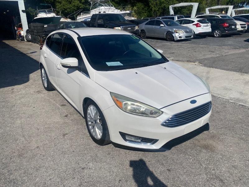 Ford Focus Titanium Hatch 2016