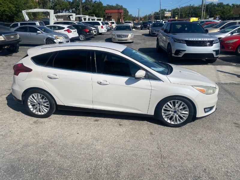 Ford Focus Titanium Hatch 2016