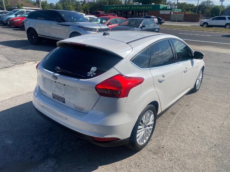 Ford Focus Titanium Hatch 2016