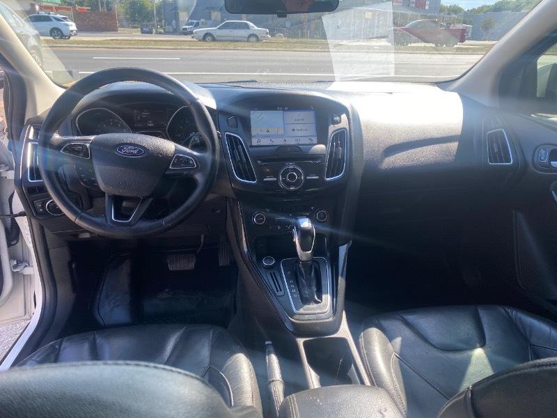 Ford Focus Titanium Hatch 2016