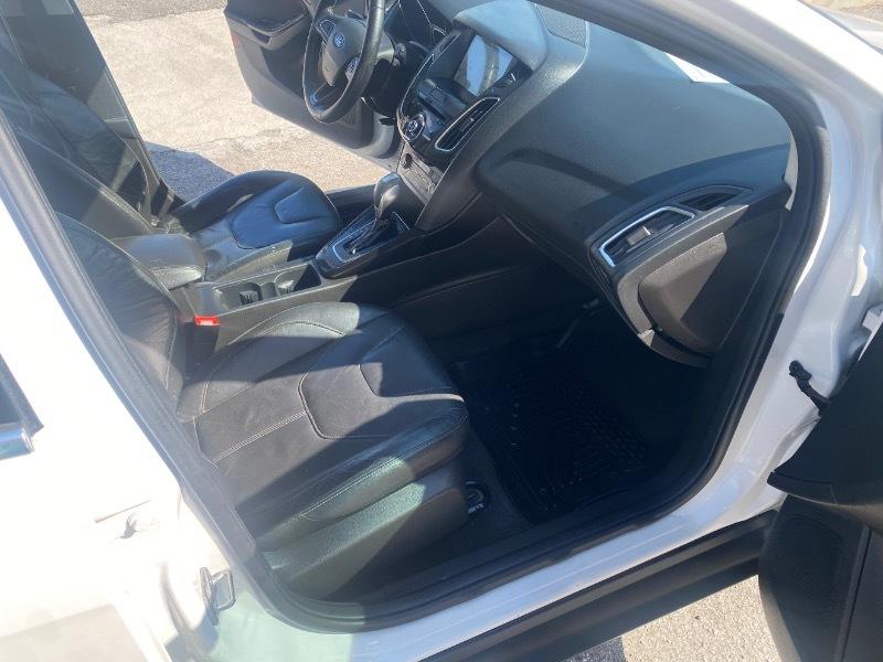 Ford Focus Titanium Hatch 2016