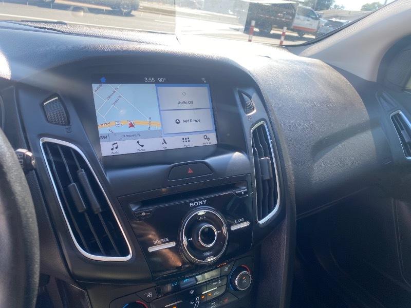 Ford Focus Titanium Hatch 2016