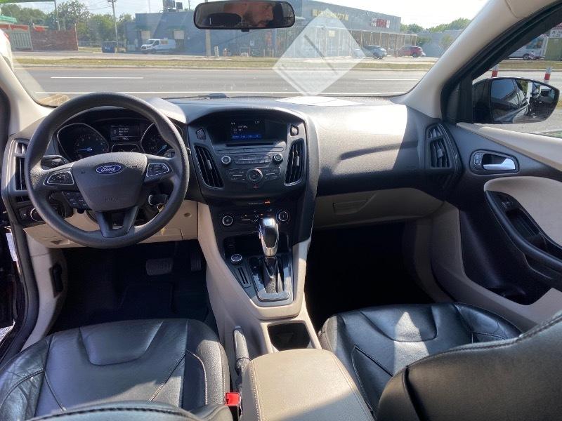 Ford Focus SE Hatch 2015
