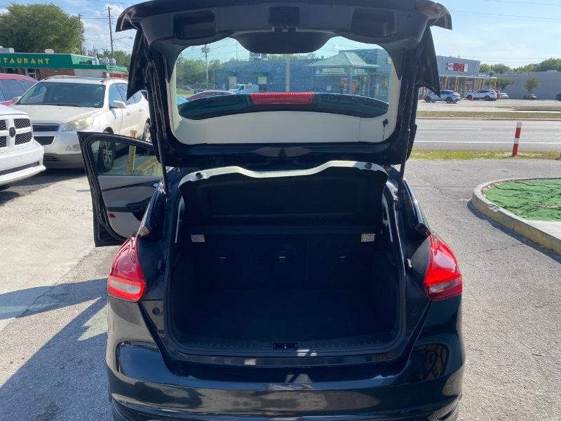 Ford Focus SE Hatch 2015