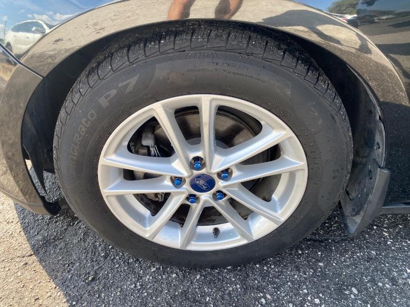 Ford Focus SE Hatch 2015