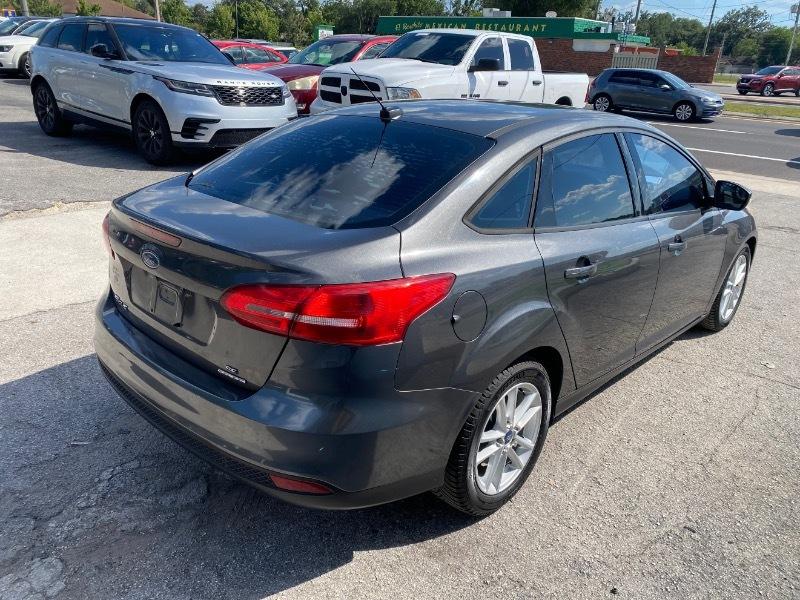 Ford Focus SE Sedan 2015
