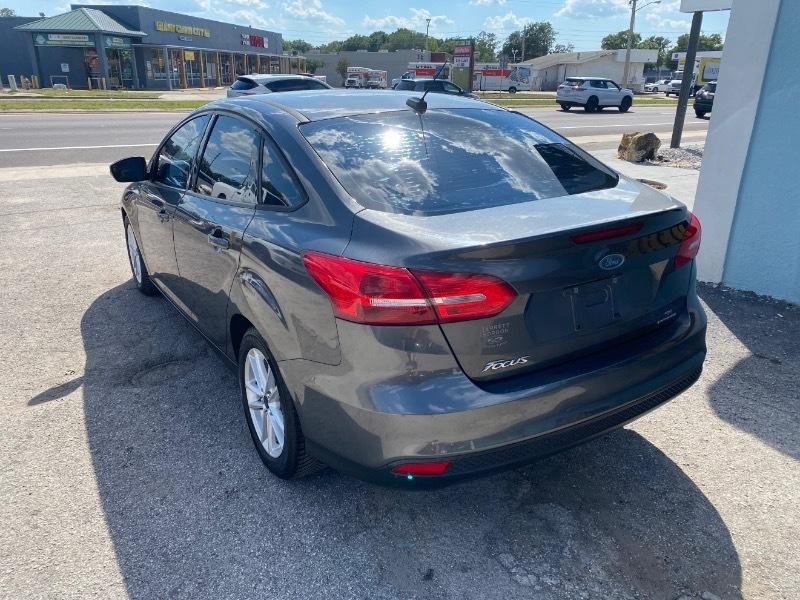 Ford Focus SE Sedan 2015