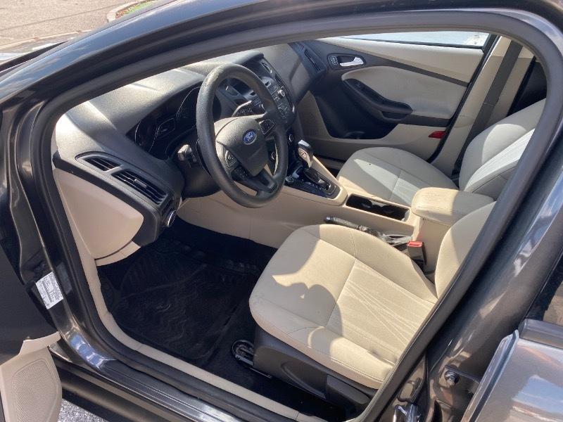 Ford Focus SE Sedan 2015