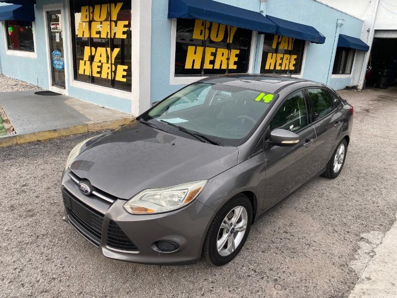 Ford Focus SE Sedan 2014