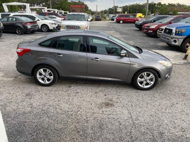 Ford Focus SE Sedan 2014