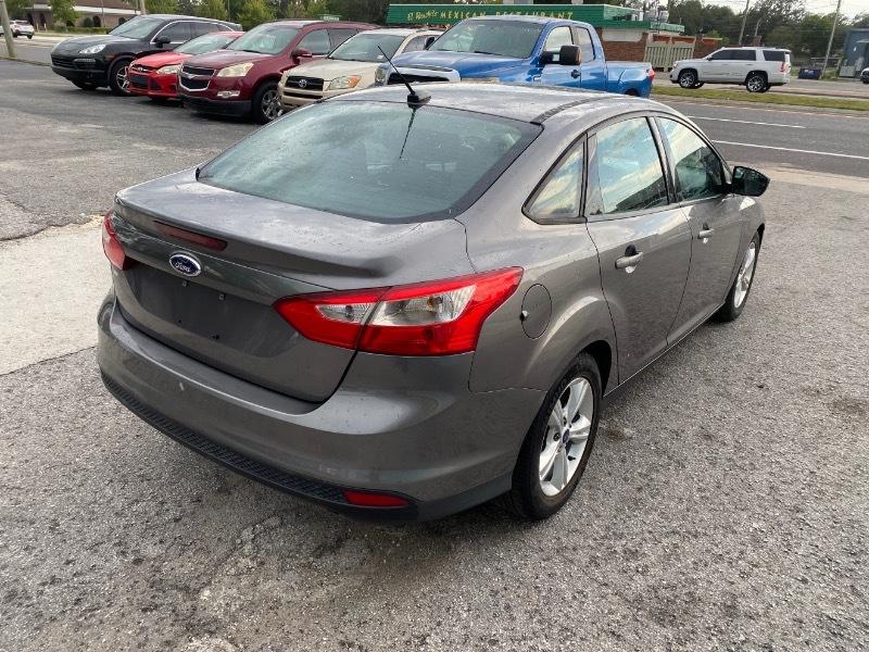 Ford Focus SE Sedan 2014