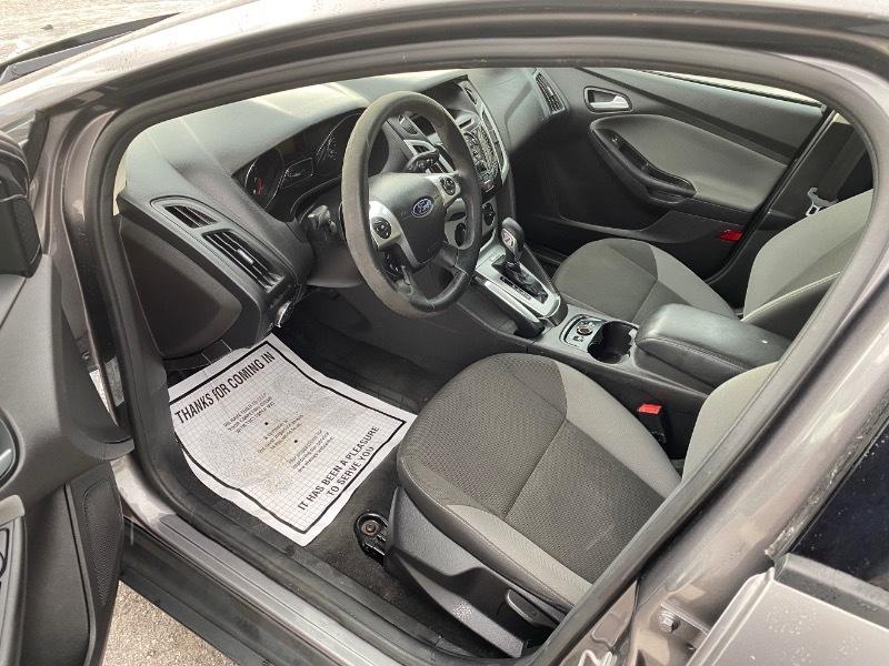 Ford Focus SE Sedan 2014