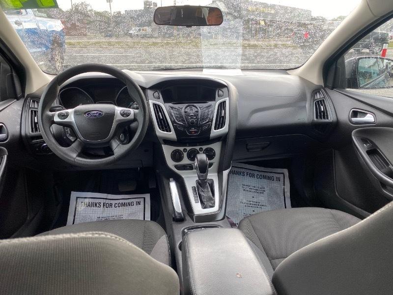 Ford Focus SE Sedan 2014