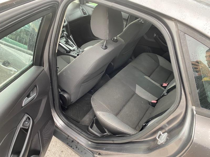 Ford Focus SE Sedan 2014