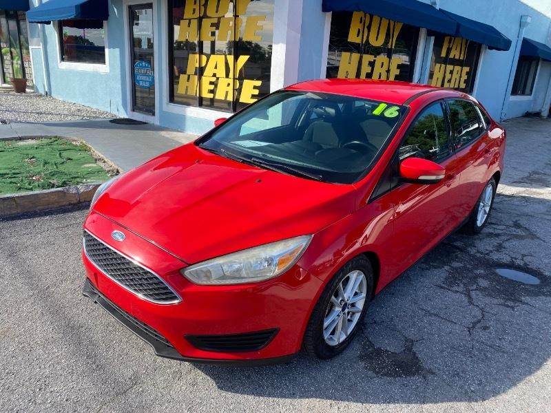 Ford Focus SE Sedan 2016