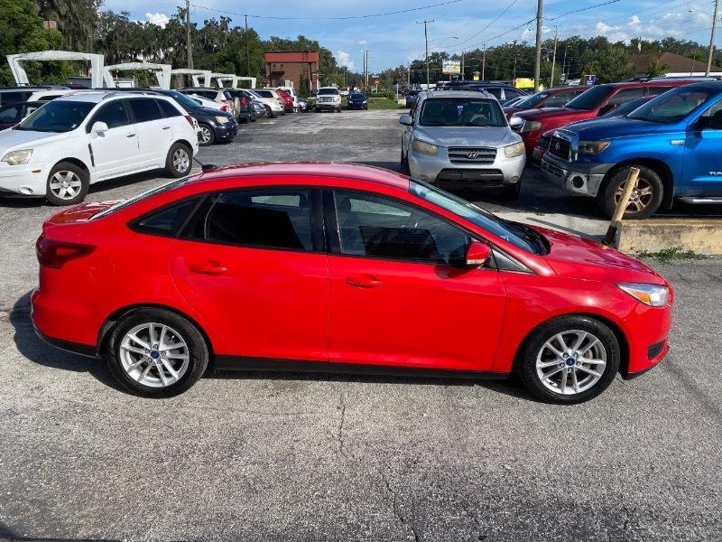 Ford Focus SE Sedan 2016