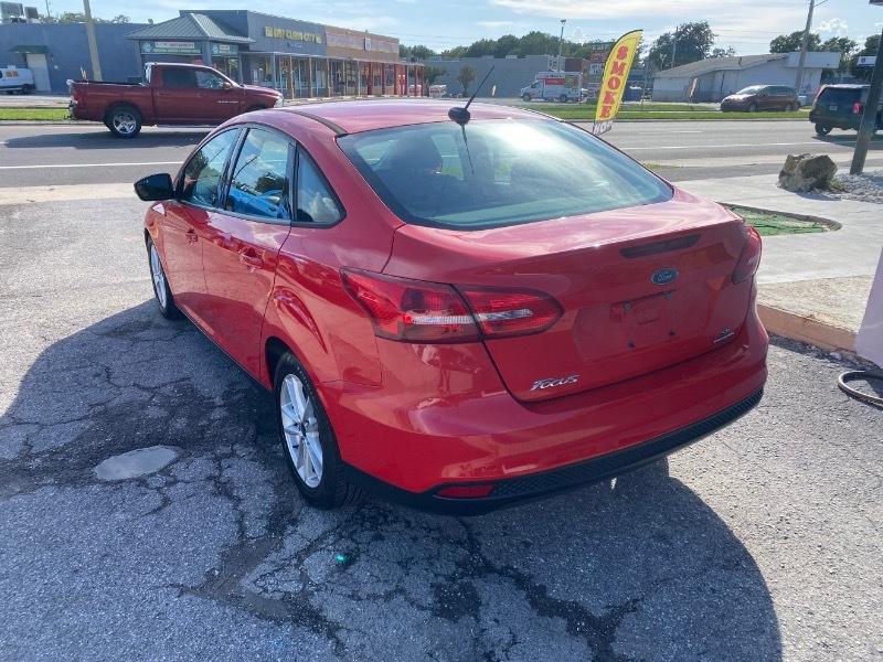 Ford Focus SE Sedan 2016