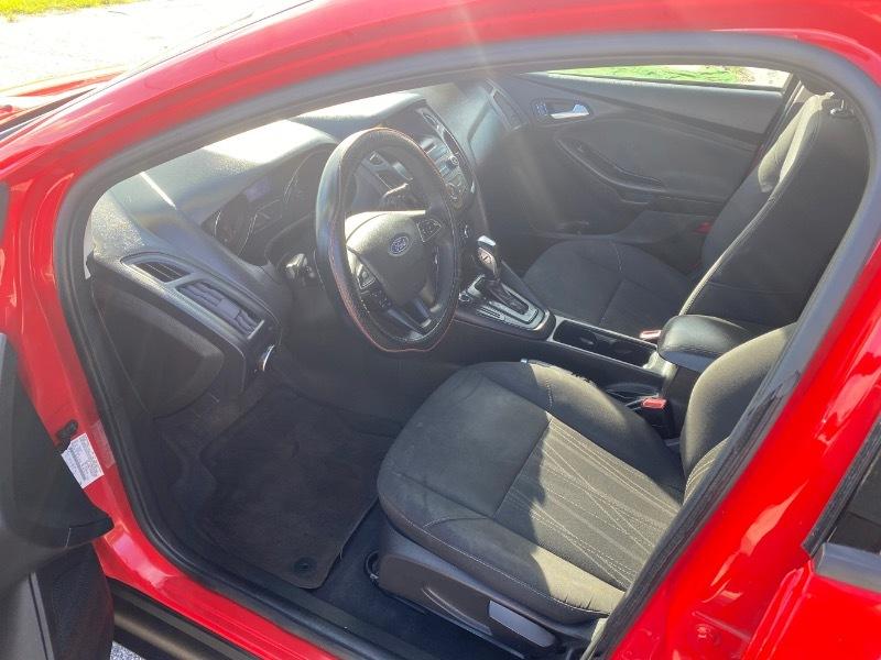 Ford Focus SE Sedan 2016