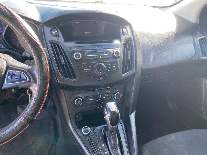 Ford Focus SE Sedan 2016