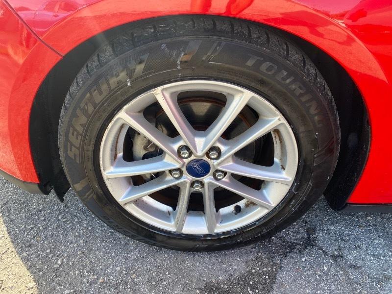 Ford Focus SE Sedan 2016