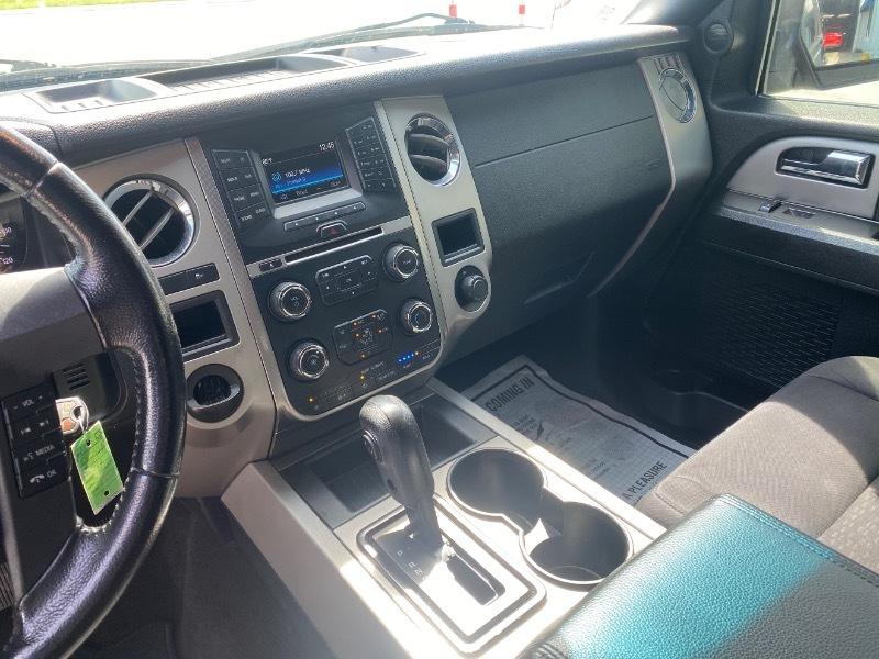 Ford Expedition XLT 2WD 2015