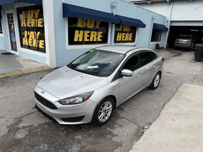 Ford Focus SE Sedan 2016
