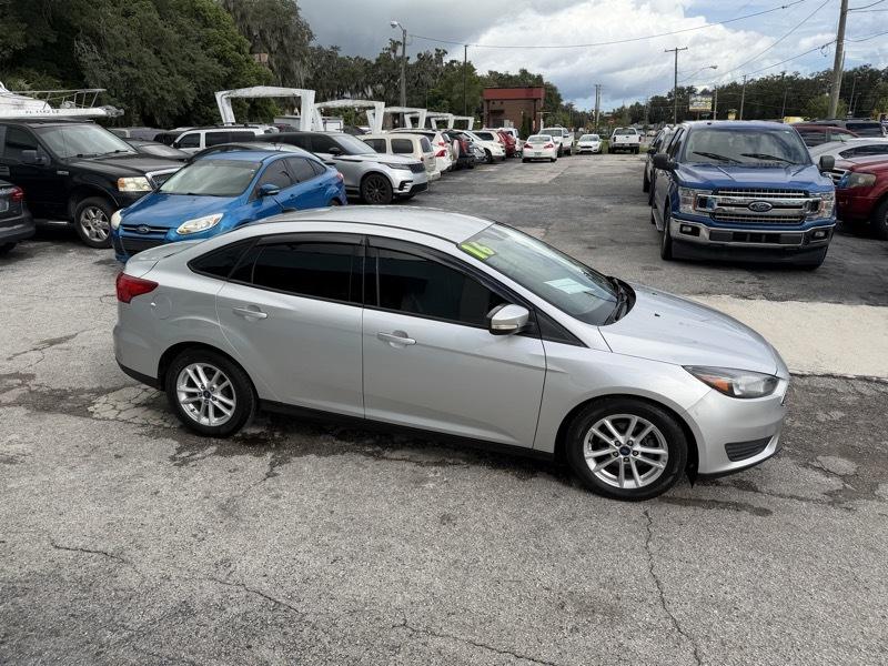 Ford Focus SE Sedan 2016