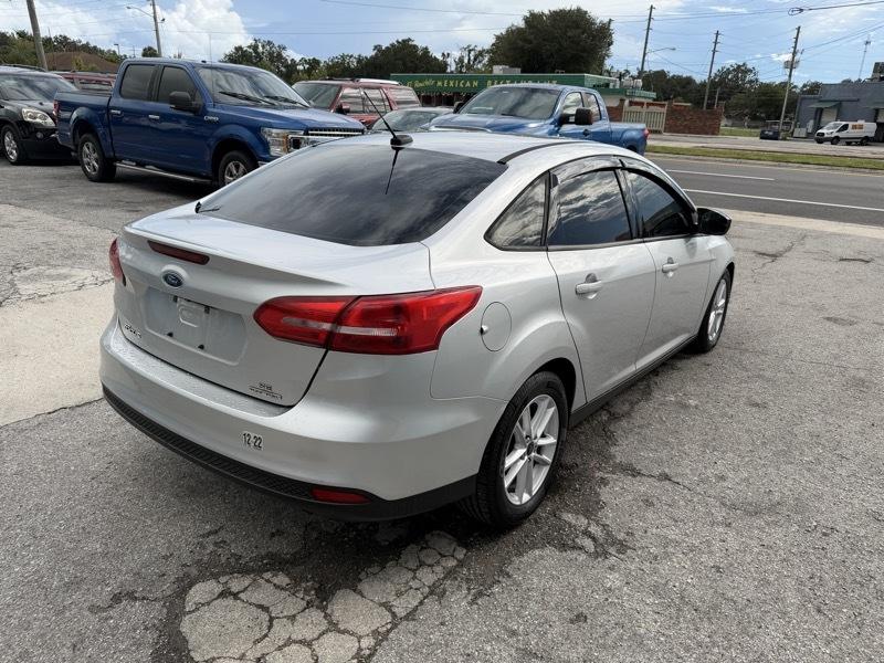 Ford Focus SE Sedan 2016