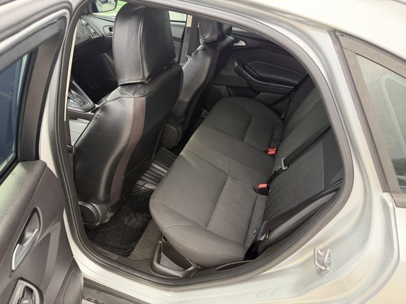 Ford Focus SE Sedan 2016