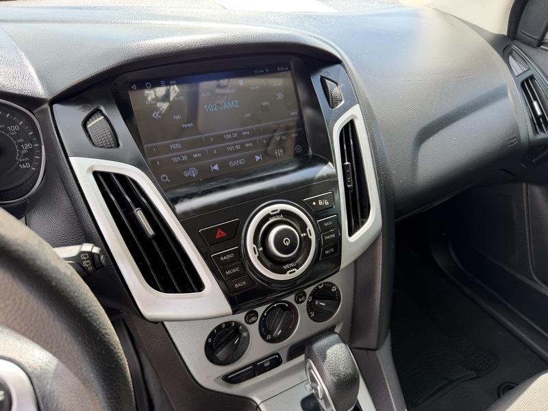 Ford Focus SE Hatch 2014