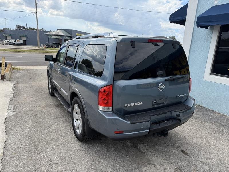 Nissan Armada SE 2WD 2010
