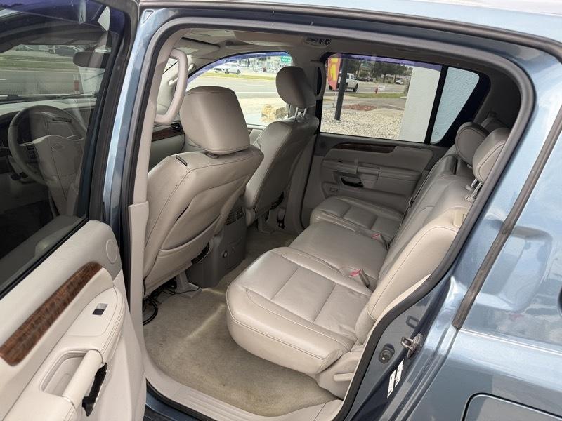 Nissan Armada SE 2WD 2010