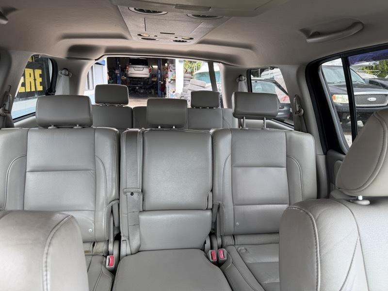 Nissan Armada SE 2WD 2010