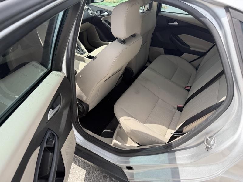 Ford Focus SE Sedan 2015