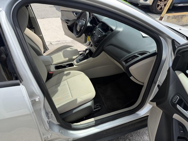 Ford Focus SE Sedan 2015