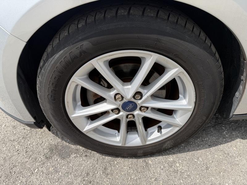 Ford Focus SE Sedan 2015