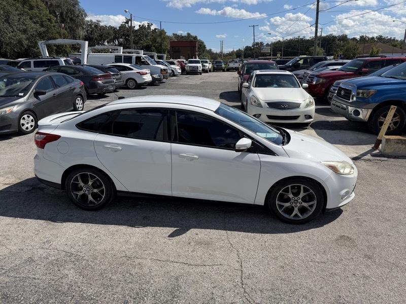 Ford Focus SE Sedan 2014