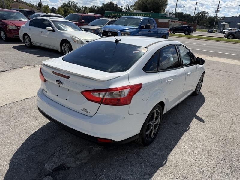 Ford Focus SE Sedan 2014