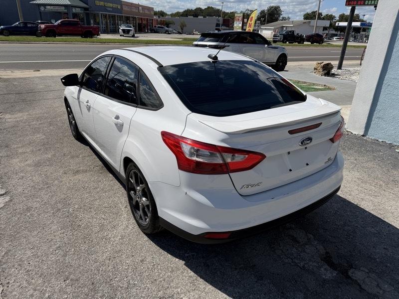 Ford Focus SE Sedan 2014