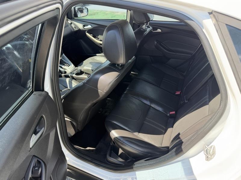 Ford Focus SE Sedan 2014
