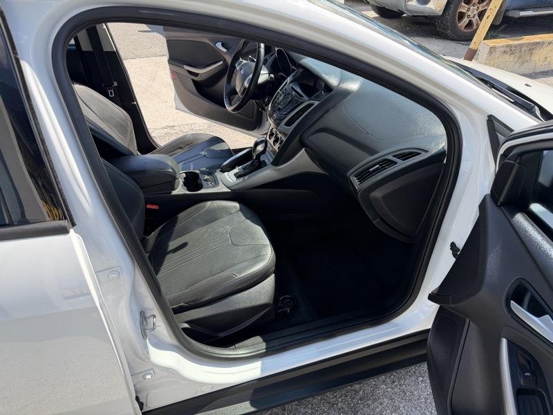 Ford Focus SE Sedan 2014