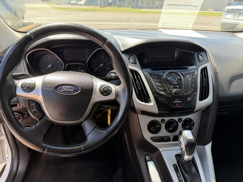 Ford Focus SE Sedan 2014