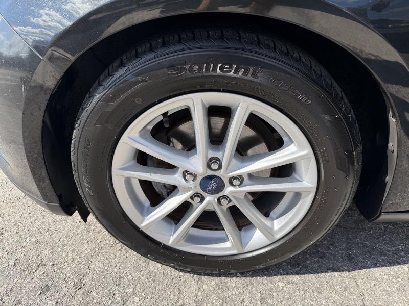 Ford Focus SE Sedan 2015